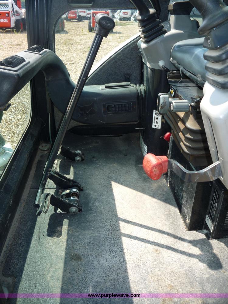 image for item 2279 2006 Bobcat 331E excavator