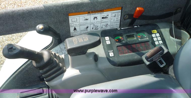 image for item 2279 2006 Bobcat 331E excavator