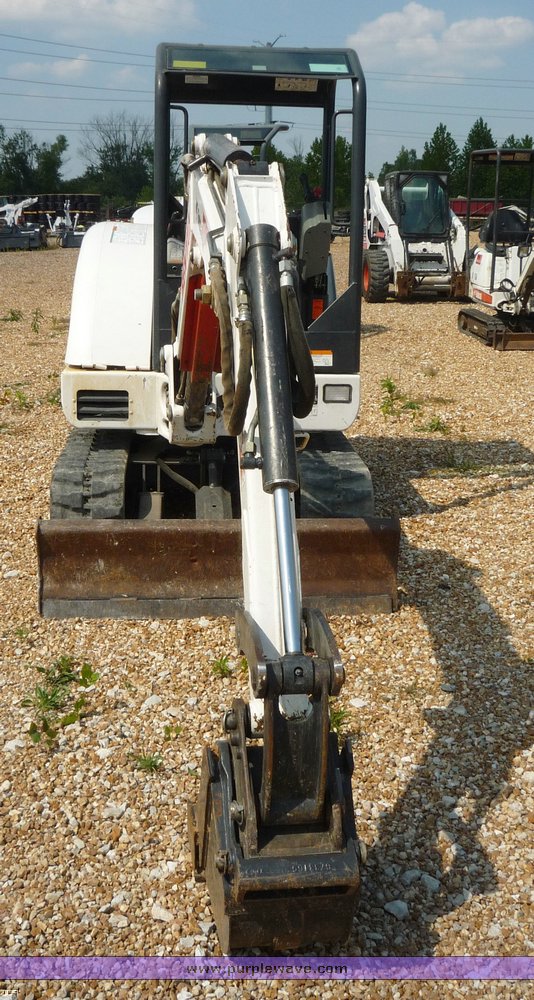 image for item 2281 2006 Bobcat 325EX excavator