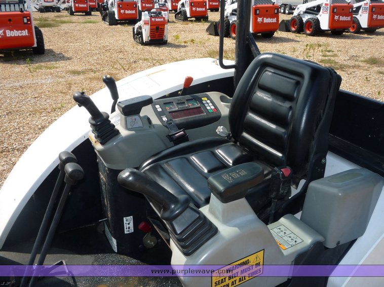 image for item 2281 2006 Bobcat 325EX excavator