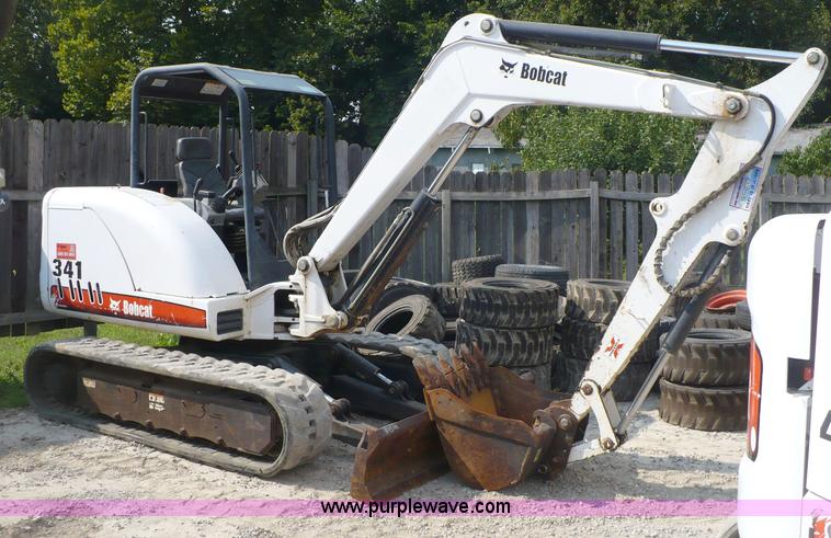 image for item 2282 2004 Bobcat 341G excavator