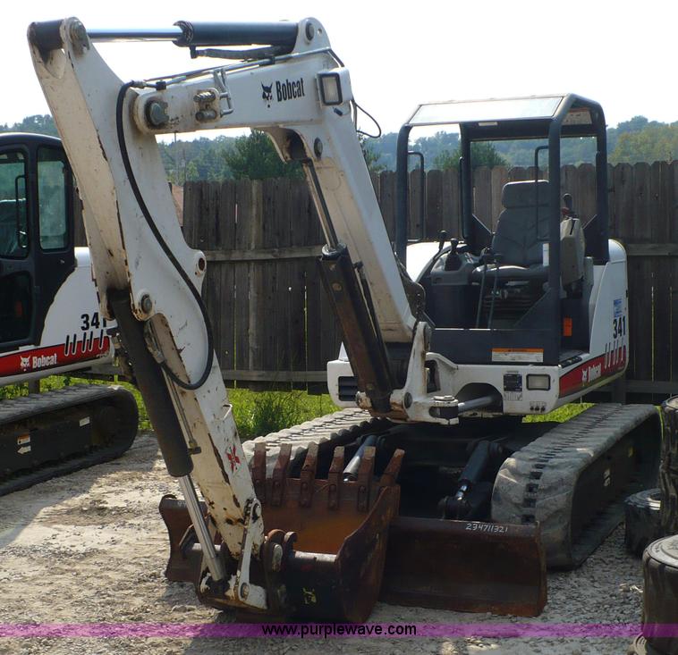 image for item 2282 2004 Bobcat 341G excavator