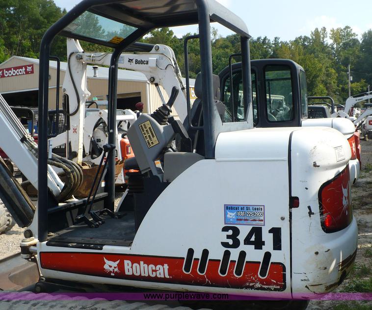 image for item 2282 2004 Bobcat 341G excavator