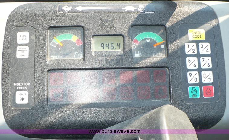 image for item 2282 2004 Bobcat 341G excavator