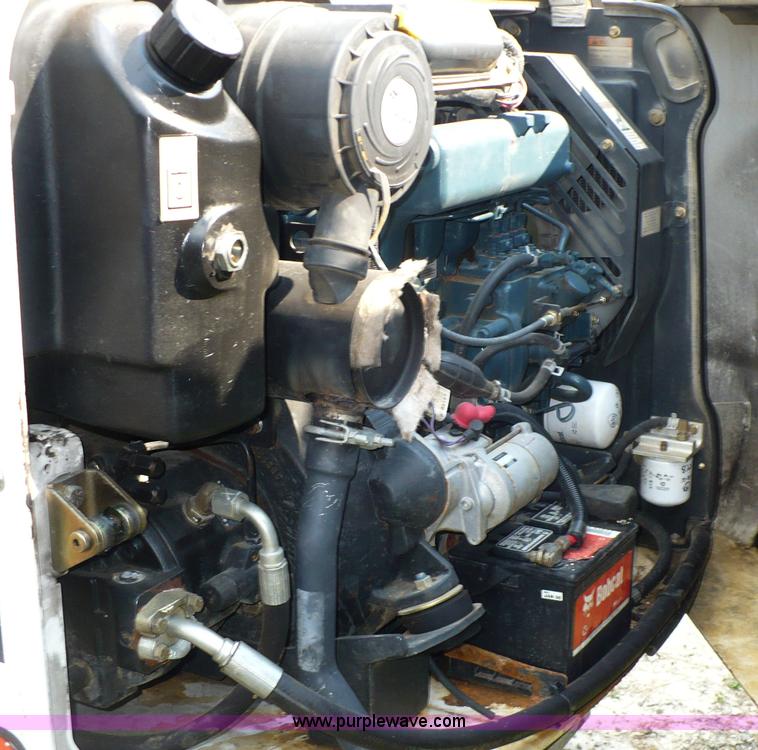 image for item 2282 2004 Bobcat 341G excavator