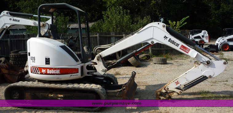 image for item 2283 2004 Bobcat 435G excavator
