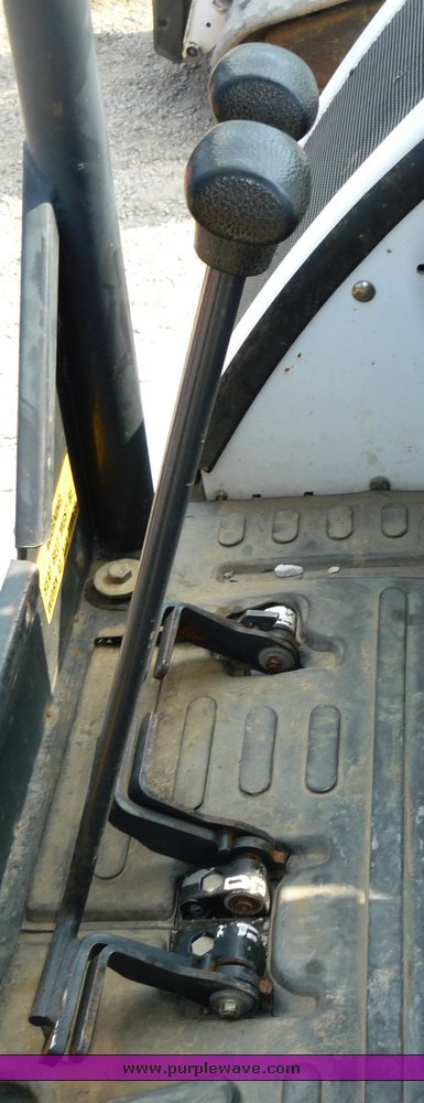 image for item 2283 2004 Bobcat 435G excavator