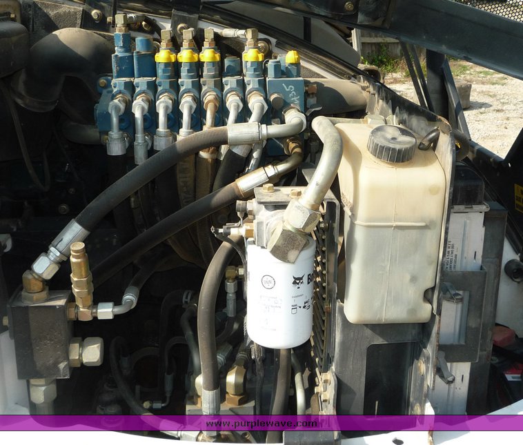 image for item 2283 2004 Bobcat 435G excavator