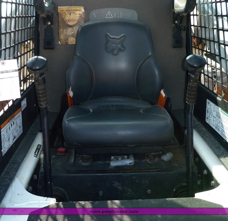 image for item 2285 2005 Bobcat T300 skid steer