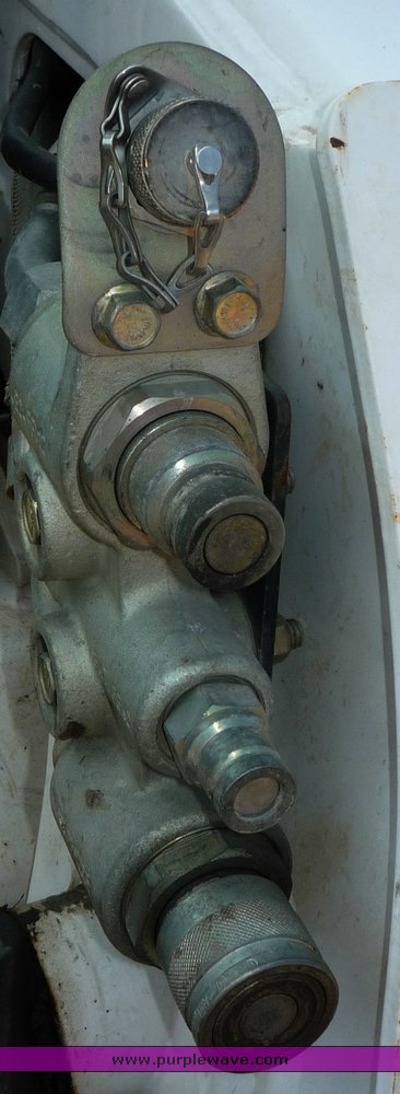 image for item 2285 2005 Bobcat T300 skid steer