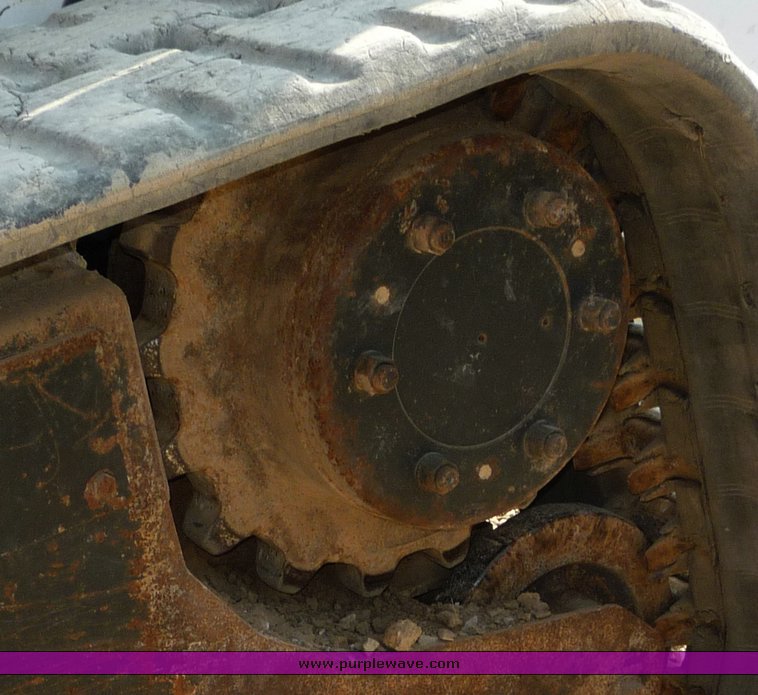 image for item 2285 2005 Bobcat T300 skid steer