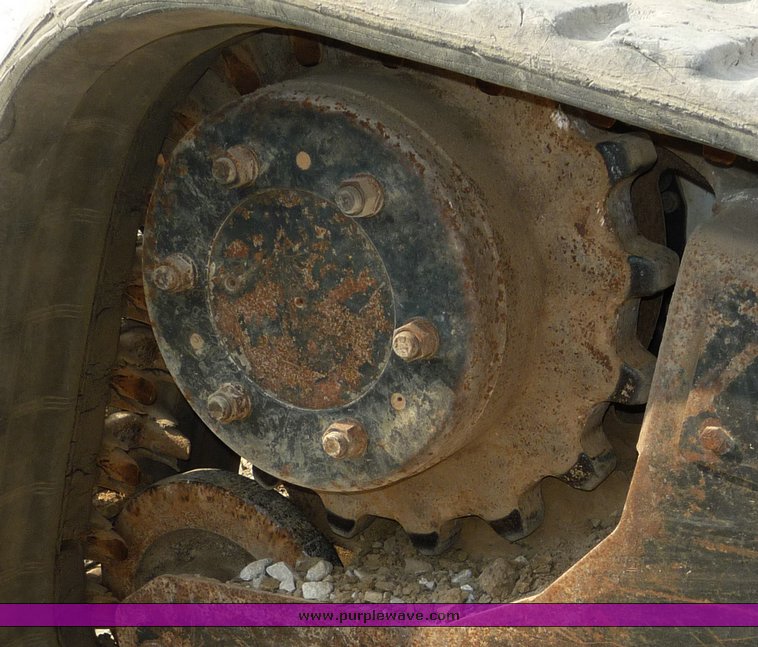 image for item 2285 2005 Bobcat T300 skid steer