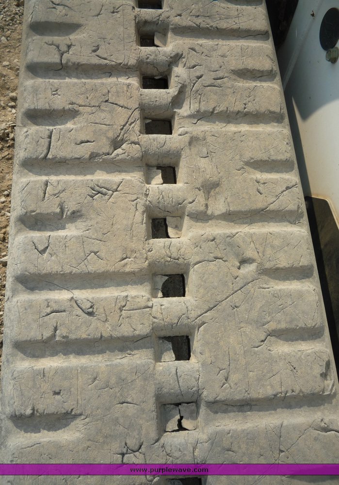 image for item 2285 2005 Bobcat T300 skid steer