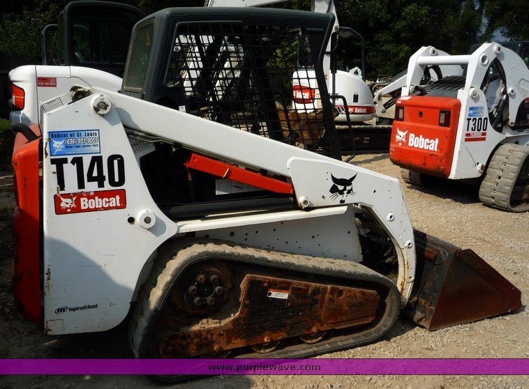 image for item 2286 2006 Bobcat T140 skid steer