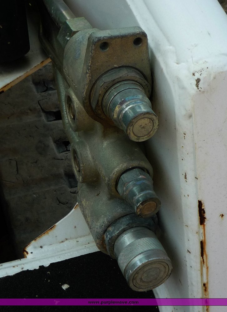 image for item 2286 2006 Bobcat T140 skid steer