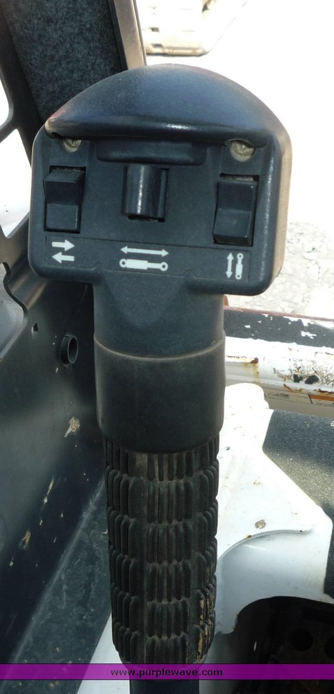 image for item 2286 2006 Bobcat T140 skid steer