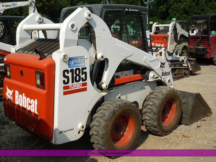 image for item 2288 2005 Bobcat S185 skid steer