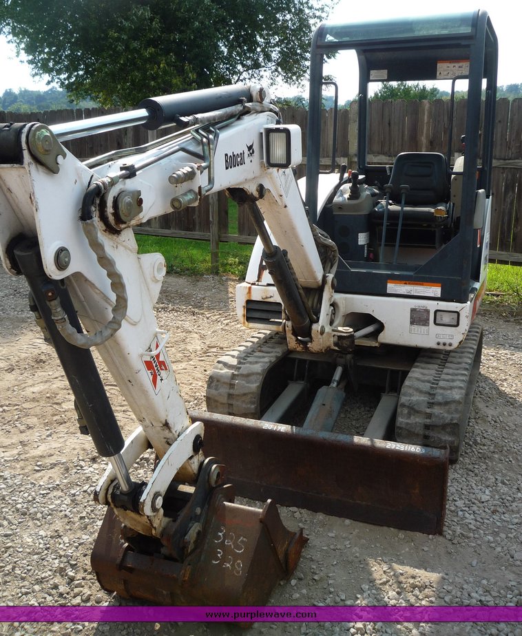 image for item 2290 2001 Bobcat 325D compact track excavator