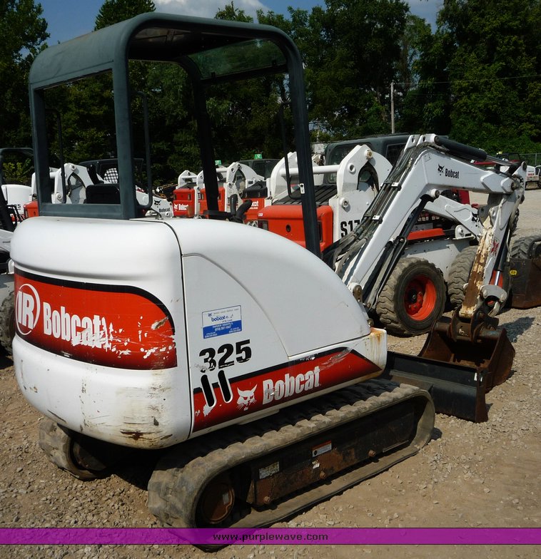 image for item 2290 2001 Bobcat 325D compact track excavator