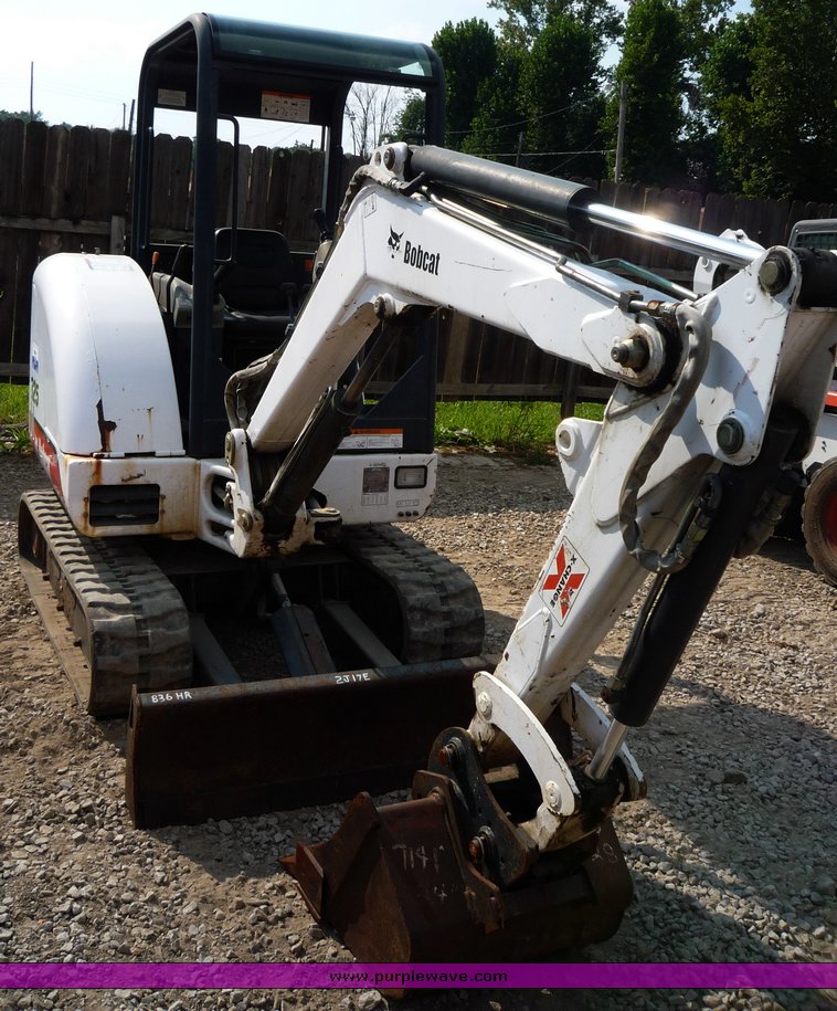 image for item 2290 2001 Bobcat 325D compact track excavator