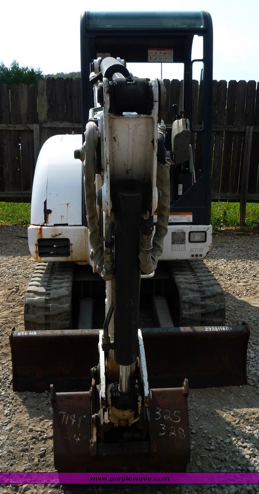 image for item 2290 2001 Bobcat 325D compact track excavator