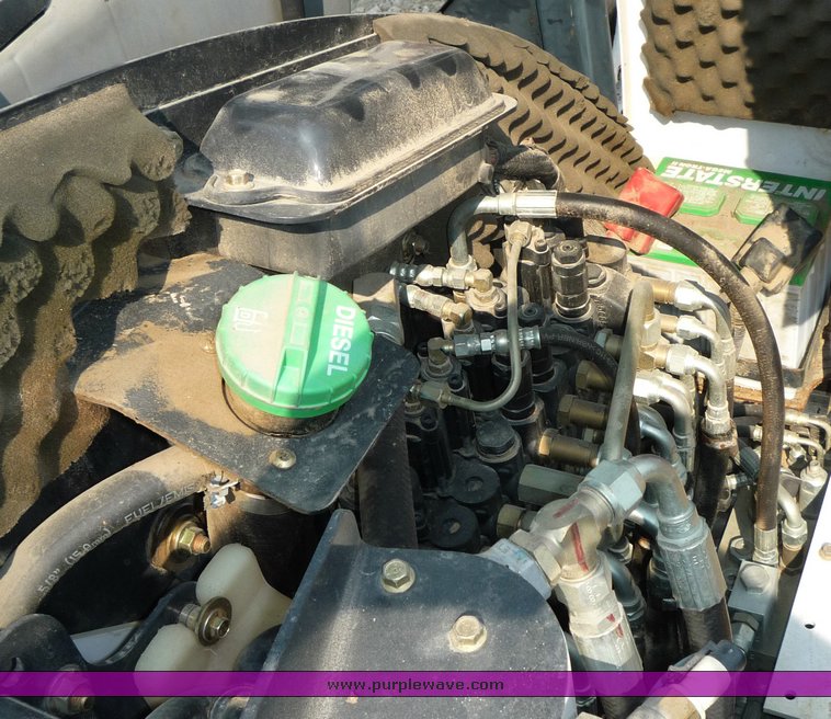 image for item 2290 2001 Bobcat 325D compact track excavator