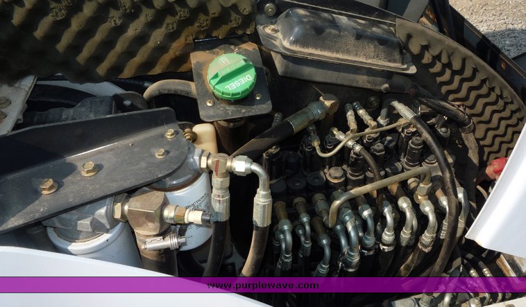 image for item 2290 2001 Bobcat 325D compact track excavator