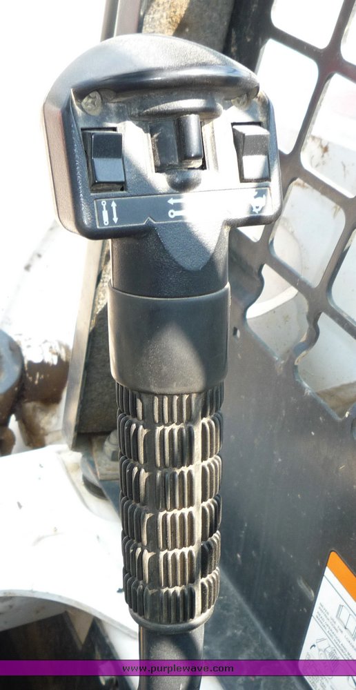 image for item 2291 2006 Bobcat S300 skid steer