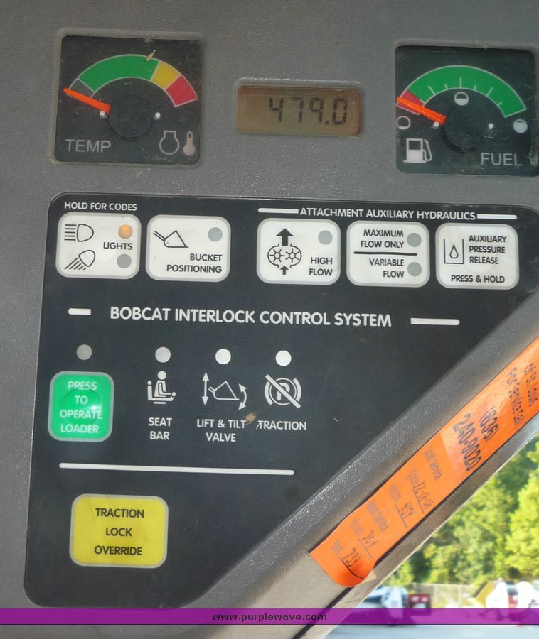 image for item 2292 2005 Bobcat S160 skid steer