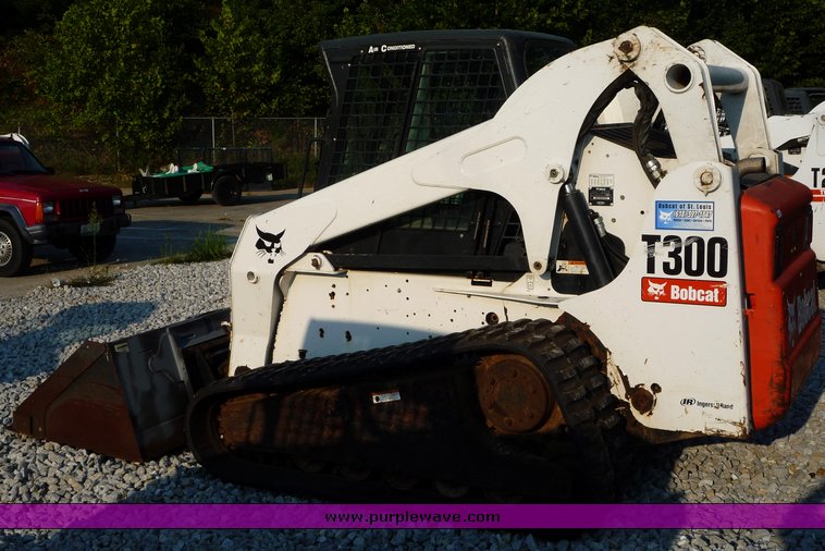 image for item 2294 2006 Bobcat T300 skid steer