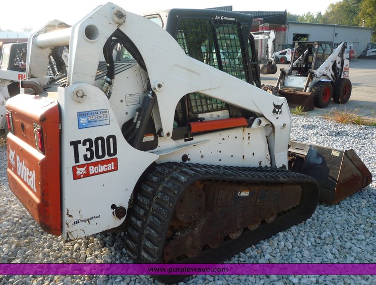 image for item 2294 2006 Bobcat T300 skid steer