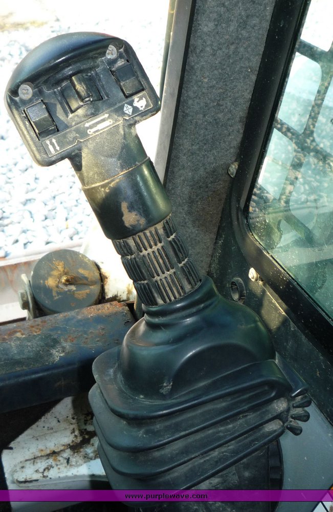 image for item 2294 2006 Bobcat T300 skid steer