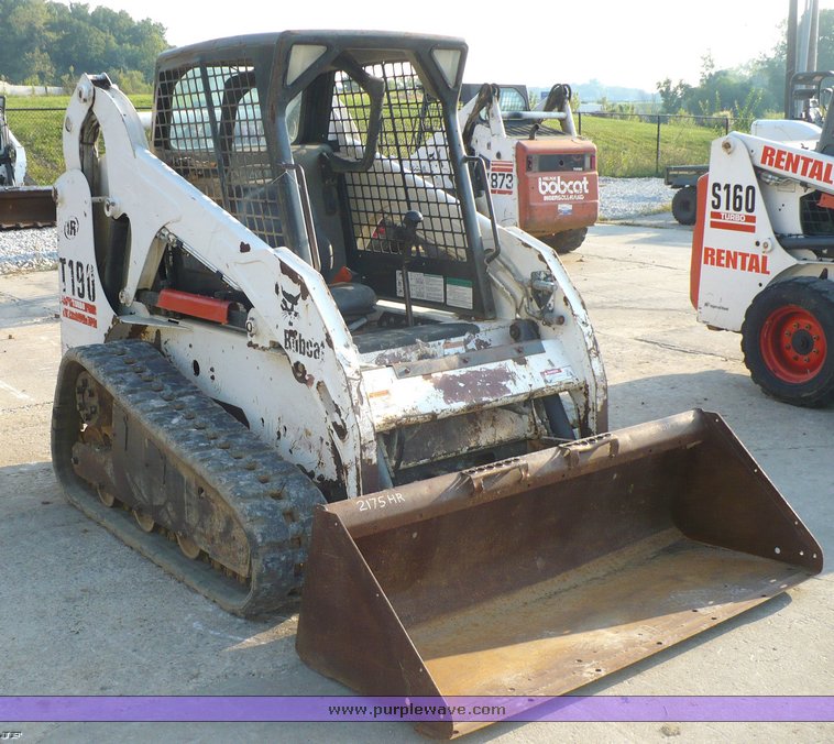 image for item 2295 2002 Bobcat T190 skid steer