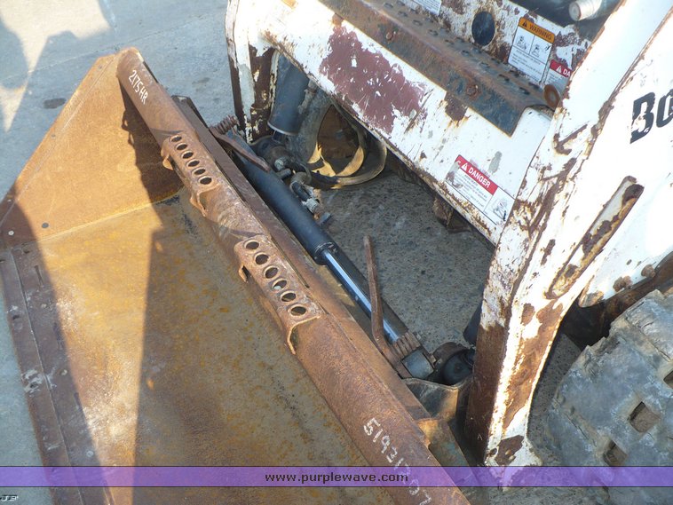 image for item 2295 2002 Bobcat T190 skid steer