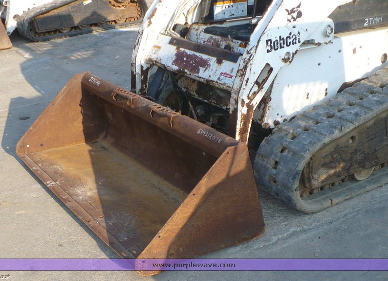 image for item 2295 2002 Bobcat T190 skid steer