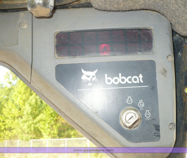 image for item 2295 2002 Bobcat T190 skid steer