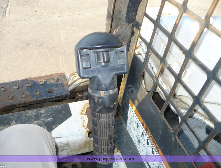 image for item 2295 2002 Bobcat T190 skid steer