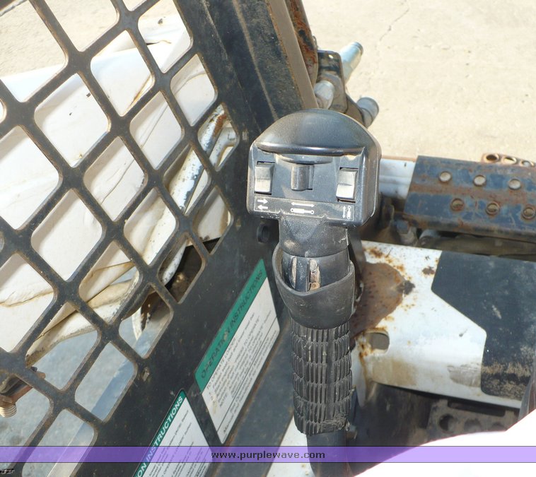 image for item 2295 2002 Bobcat T190 skid steer