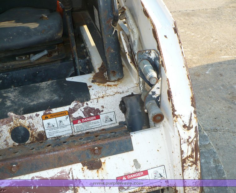 image for item 2295 2002 Bobcat T190 skid steer