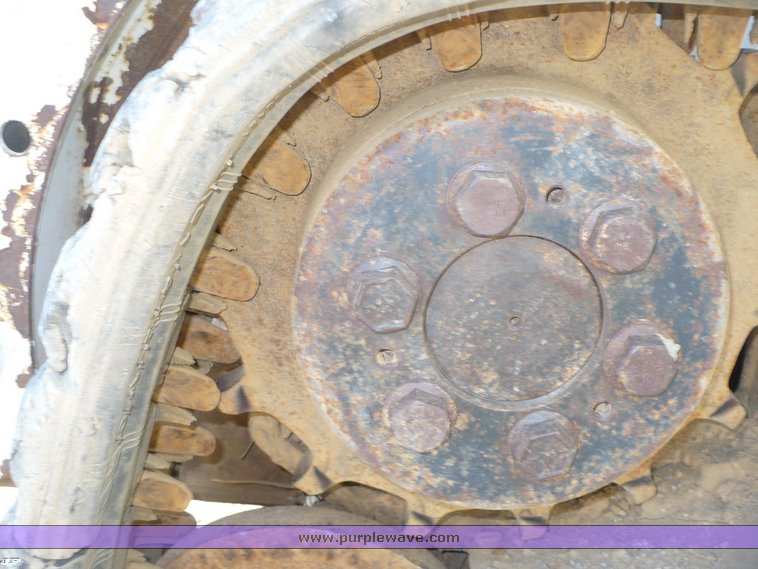 image for item 2295 2002 Bobcat T190 skid steer