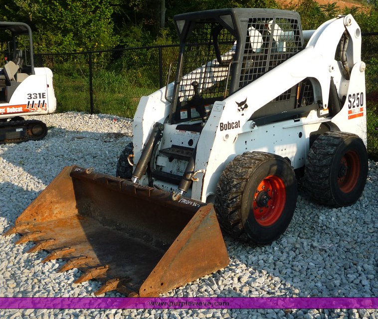 image for item 2298 2005 Bobcat S250 skid steer