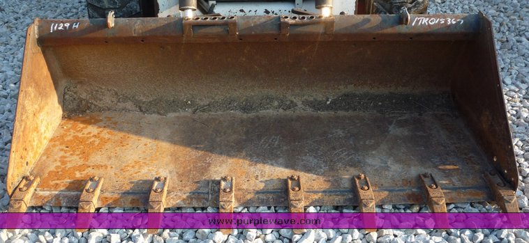 image for item 2298 2005 Bobcat S250 skid steer