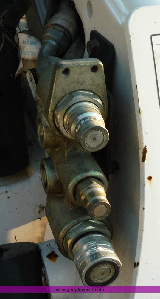 image for item 2298 2005 Bobcat S250 skid steer