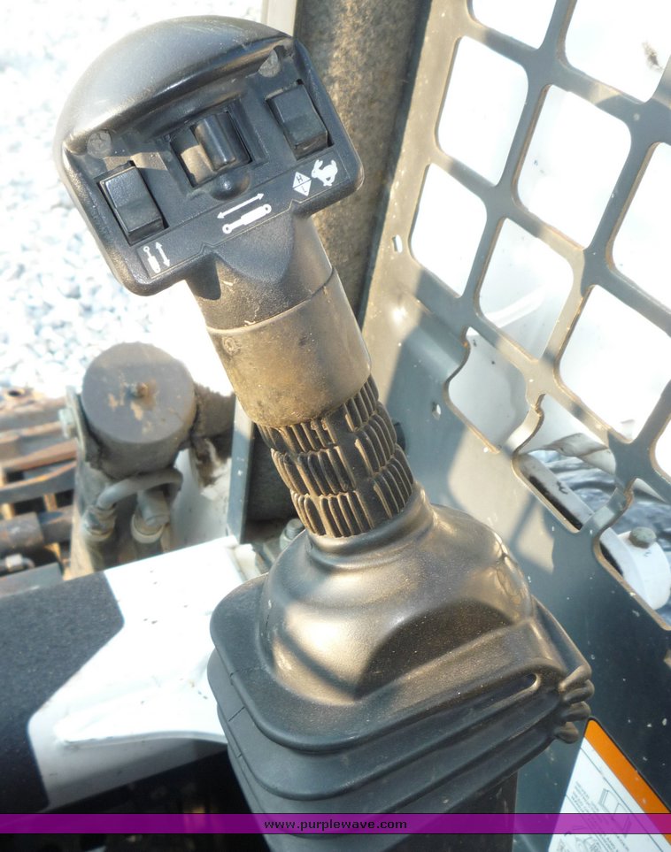 image for item 2298 2005 Bobcat S250 skid steer