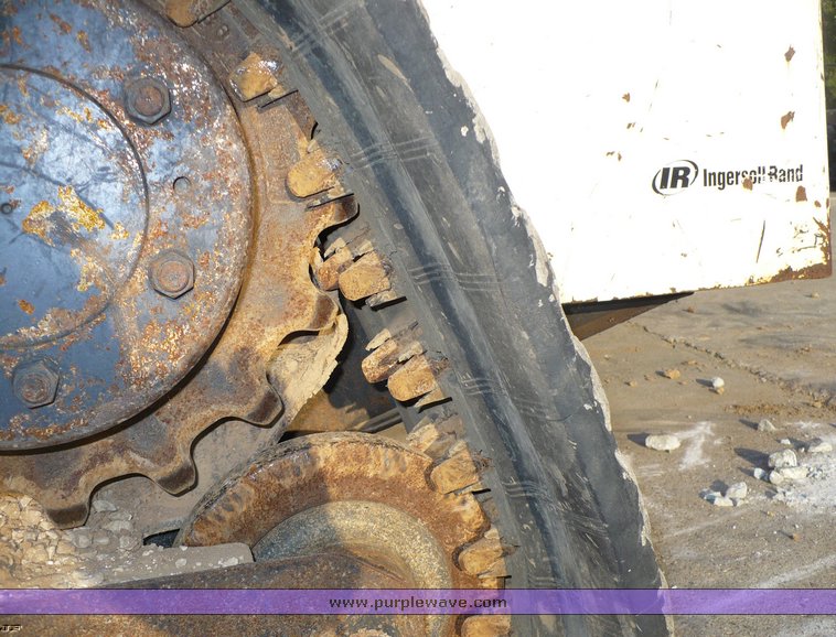 image for item 2299 2005 Bobcat T250 skid steer