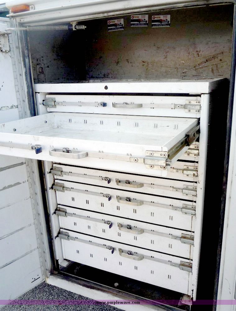 image for item 4081 2000 Ford F550 XL Super Duty service truck