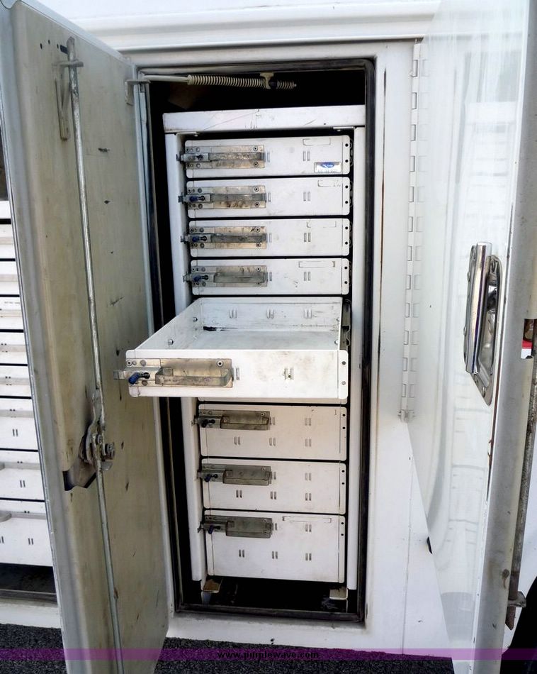 image for item 4081 2000 Ford F550 XL Super Duty service truck