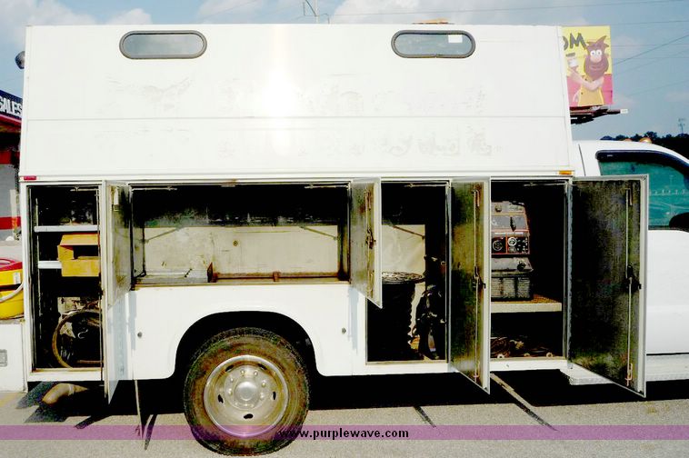 image for item 4081 2000 Ford F550 XL Super Duty service truck