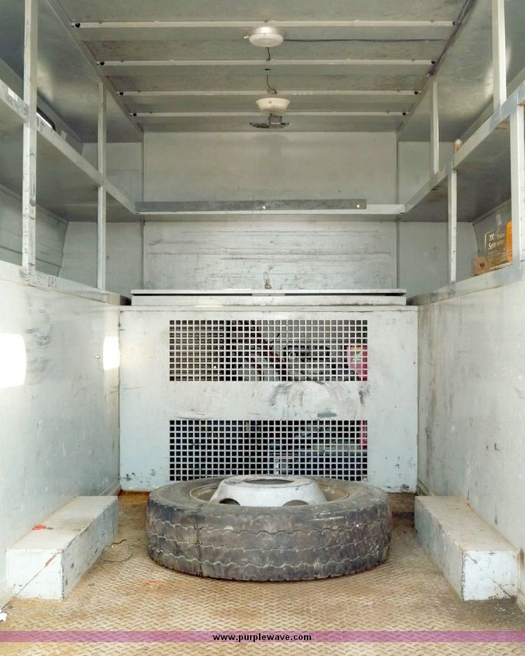 image for item 4081 2000 Ford F550 XL Super Duty service truck