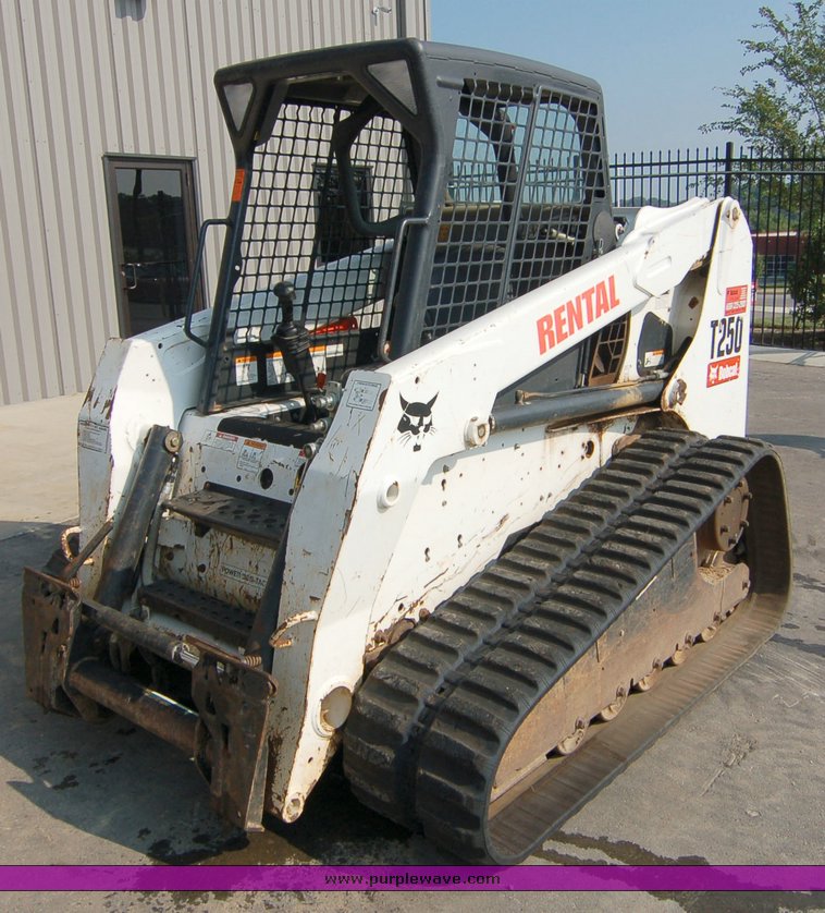 image for item 6003 2006 Bobcat T250 skid steer